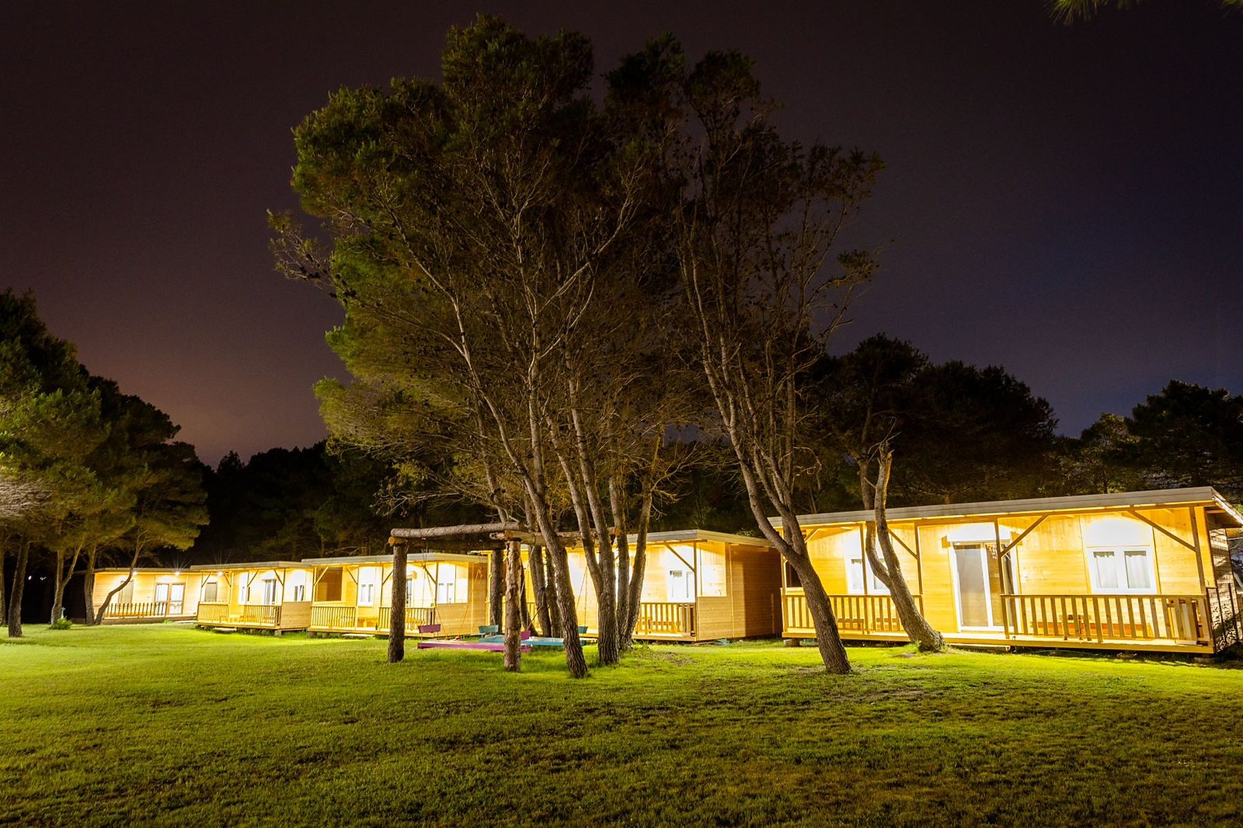 Miran detalj terase u prirodnom hladu