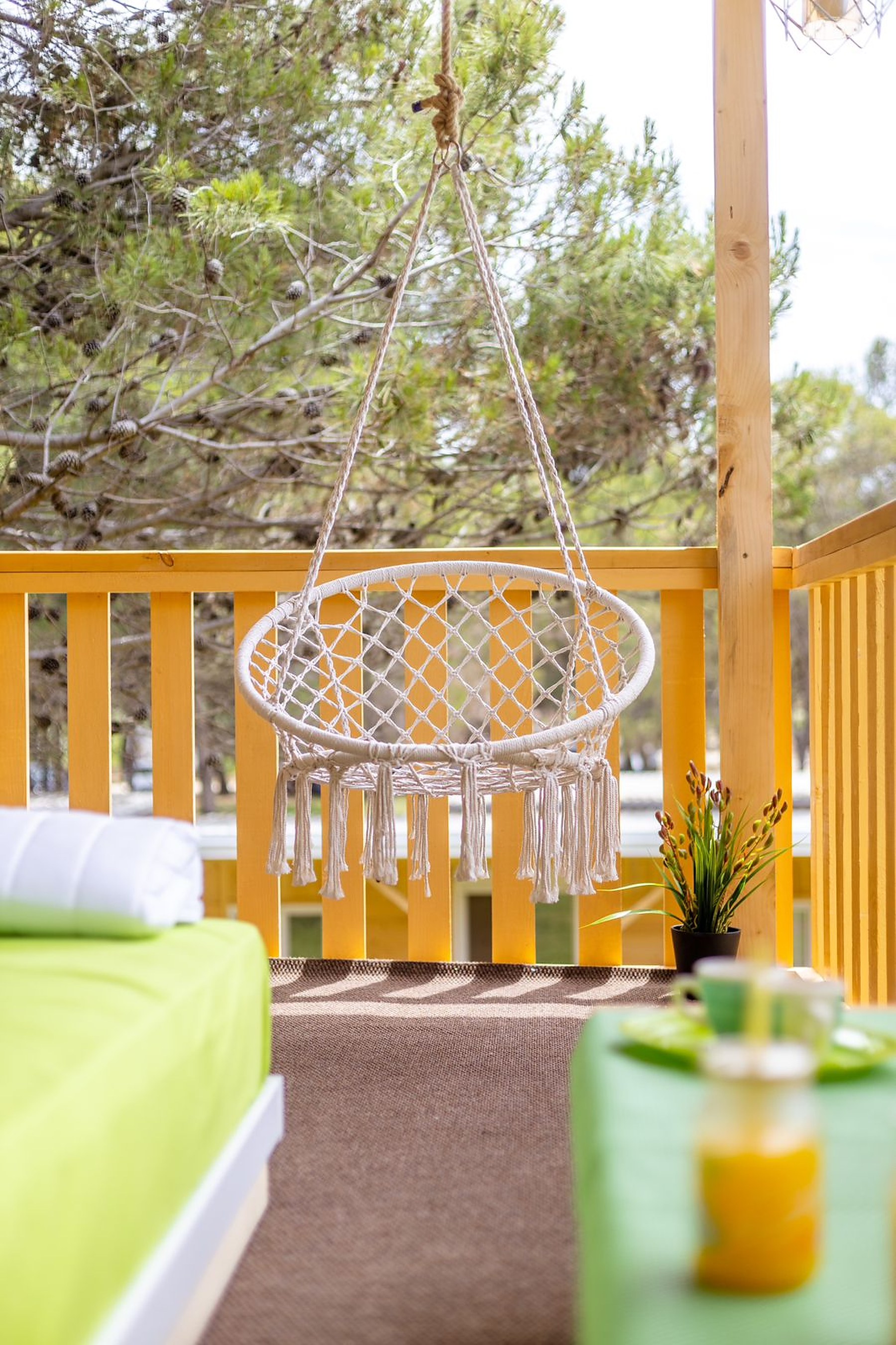 Plava spavaća soba sa pogledom